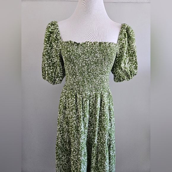 Green Floral Women's Dress - Picture 2 of 4